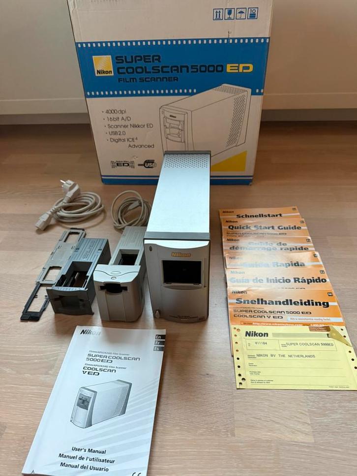Nikon Coolscan 5000 in perfecte staat +2x adapter+filmhouder, Computers en Software, Scanners, Gebruikt, Diascanner, MacOS, Windows