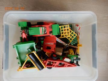 Te koop; doos met PLAYMOBIEL beschikbaar voor biedingen