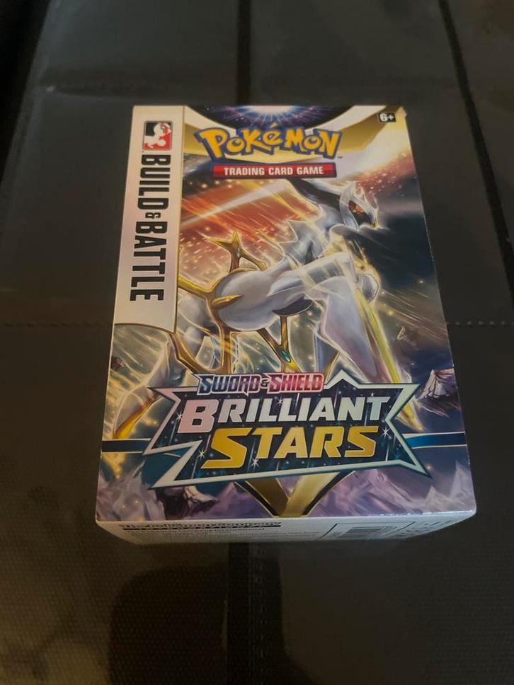 Pokémon Brilliant Stars Build & Battle Box, Hobby en Vrije tijd, Verzamelkaartspellen | Pokémon, Nieuw, Boosterbox, Foil, Ophalen