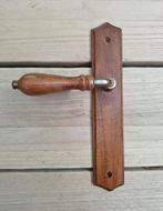 Oude deurklinken/krukken, houten schild, drie stuks., Ophalen of Verzenden, Gebruikt, Koper of Messing, Klink of Kruk