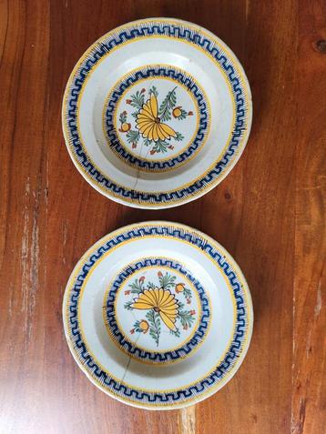 2 Antieke Majolica Borden, 17e Eeuw beschikbaar voor biedingen