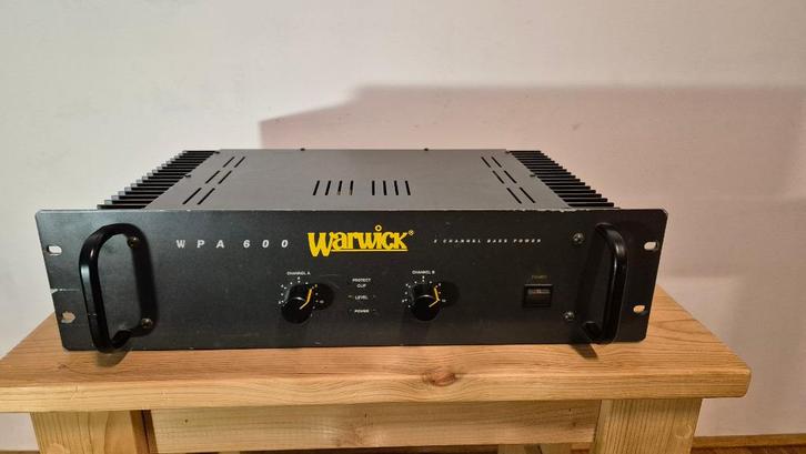 Warwick WPA 600 Bass Power Amp, Muziek en Instrumenten, Snaarinstrumenten | Gitaren | Bas, Gebruikt, Ophalen