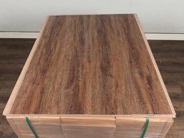 88m² PVC click planken. 122 x 22,8 x 0,4cm Restpartij. Nieuw beschikbaar voor biedingen