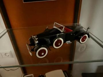Klassieke Modelauto 1:18 - Zwart beschikbaar voor biedingen