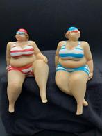 Grappige beeldjes volle dames in zwemkleding, Ophalen of Verzenden, Gebruikt, Kunststof, Mensenbeeld
