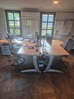 Bureaus eventueel met stoelen en kast
