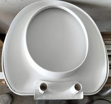Thedford toiletbril beschikbaar voor biedingen