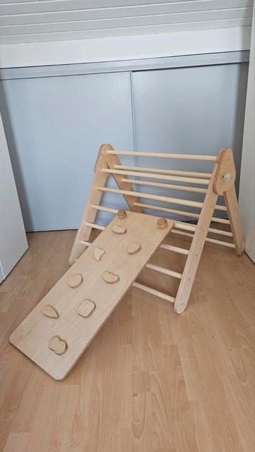 Pikler driehoek met klimplank/glijbaan. Zo goed als nieuw beschikbaar voor biedingen