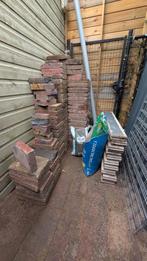 Gratis betontegels ruim 9m2 met opsluitbanden, Ophalen, Gebruikt, Overige materialen