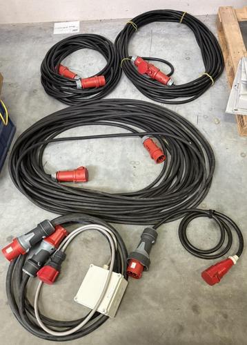 Set 380V stroomkabels 32A beschikbaar voor biedingen