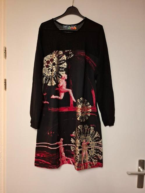 Prachtige Desigual Jurk zwart maat M. ZGAN!, Kleding | Dames, Jurken, Zo goed als nieuw, Maat 38/40 (M), Zwart, Knielengte, Ophalen of Verzenden