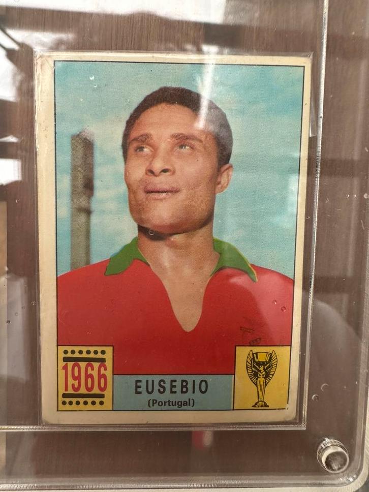 EUSEBIO 1966 Bisvalida achterkant, zeer zeldzaam en uniek, Verzamelen, Sportartikelen en Voetbal, Zo goed als nieuw, Poster, Plaatje of Sticker
