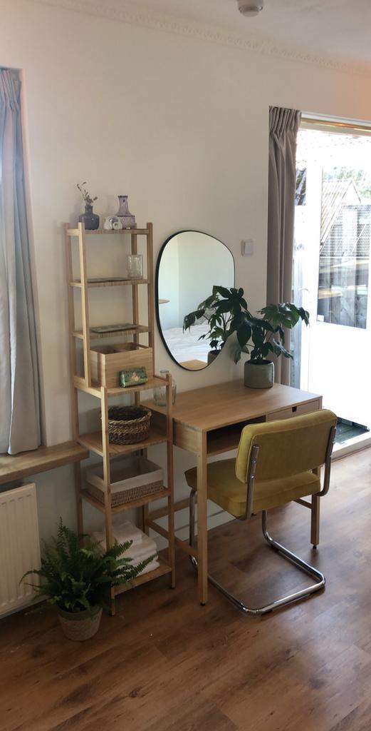 Ikea Nordkisa kaptafel/bureau & Ragrund handdoekrek, Huis en Inrichting, Tafels | Kaptafels, Zo goed als nieuw, 100 tot 150 cm