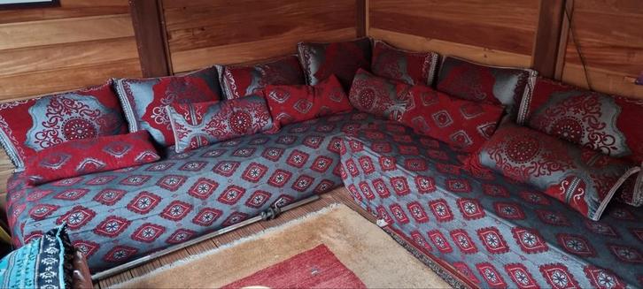 Mooie Marokkaanse hoekbank met veel kussens, Huis en Inrichting, Banken | Complete zithoeken, Zo goed als nieuw, Stof, Ophalen