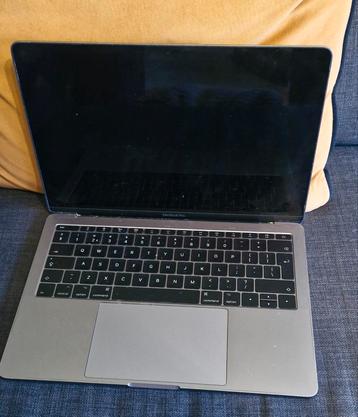 €900,- Macbook Pro & meer beschikbaar voor biedingen
