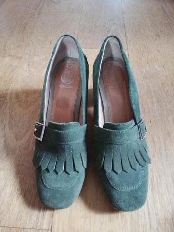 Mooie groene suede schoenen van Omoda, maat 40 beschikbaar voor biedingen