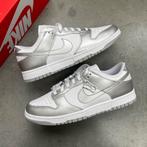 Nike Dunk Low WMNS White/Metallic Silver-Blue Joy 43 + 44, Verzenden, Wit, Nike, Nieuw