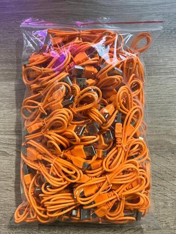 Partij met micro USB kabels (Oplader) beschikbaar voor biedingen