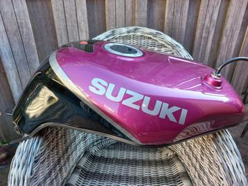 Benzinetank GSXR-750 W  beschikbaar voor biedingen
