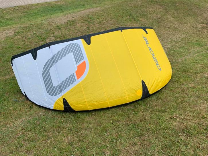 Z.G.A.N.! Ozone edge v12 - 9m (2024) met V5 contact bar 50cm, Watersport en Boten, Kitesurfen, Nieuw, Kite, 9 m², Geen board, Ophalen