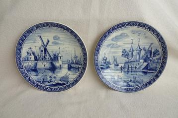 2 Delfts blauw-wit porseleinen wandborden beschikbaar voor biedingen