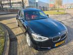BMW 1-Serie 116I 100KW 5DR 2013 Zwart,Rood leer Opendak Nap!, 1-Serie, 4 cilinders, Zwart, 19 km/l