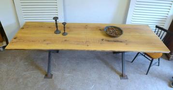 prachtige grote boomstam tafel 260 cm  beschikbaar voor biedingen
