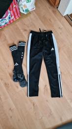 Adidas trainingsbroek en sokken, Kinderen en Baby's, Kinderkleding | Maat 140, Ophalen of Verzenden, Zo goed als nieuw, Jongen of Meisje