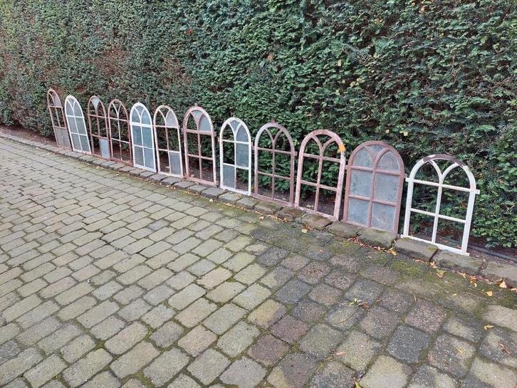 15 stuk zeer mooi gietijzeren stalramen,  kerkramen., Doe-het-zelf en Verbouw, Glas en Ramen, Gebruikt, Ophalen of Verzenden