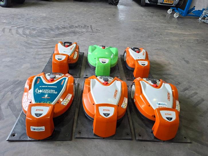 Diverse Stihl Imow Robotmaaiers, Tuin en Terras, Robotmaaiers, Gebruikt, 20 tot 25 cm, Met regensensor, Bestuurbaar via app, Ophalen