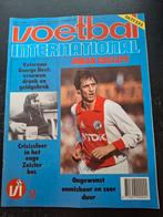 VI 1983 - Cruijff ongewenst, onmisbaar en zeer duur, Ophalen of Verzenden, Zo goed als nieuw, Ajax, Boek of Tijdschrift
