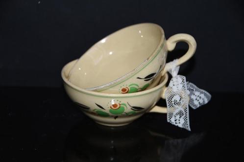 2 Boch Frères Belgique kopjes met gestileerde bloemen decor, Antiek en Kunst, Antiek | Servies los, Ophalen of Verzenden