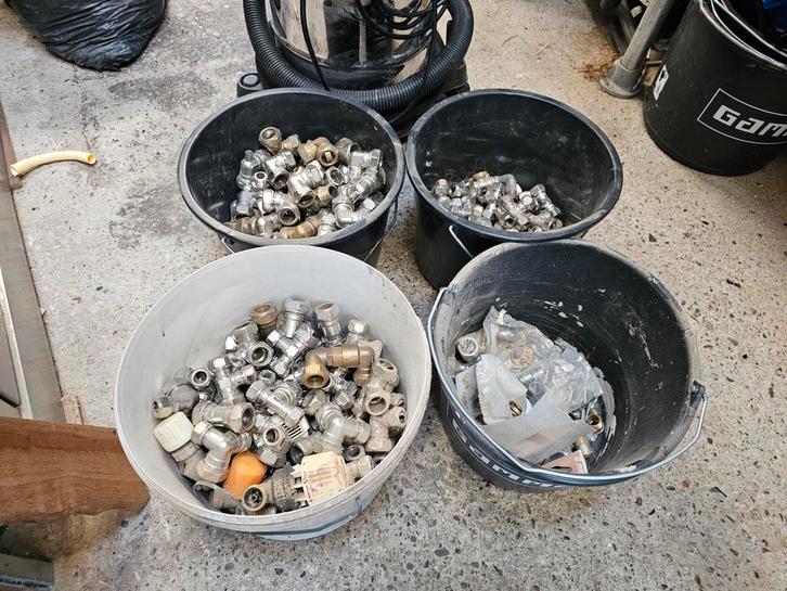 45kg Knelkoppelingen diverse maten en types, Doe-het-zelf en Verbouw, IJzerwaren en Bevestigingsmiddelen, Zo goed als nieuw, Ophalen