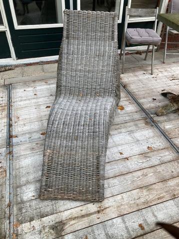 Ikea ligbed riet beschikbaar voor biedingen