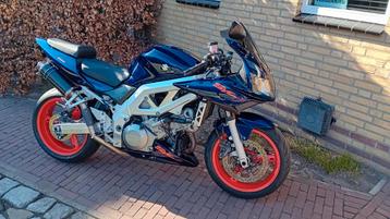 Suzuki sv1000s topstaat !!! Bj 2004  izgst kanon !!! beschikbaar voor biedingen