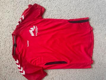 Rood Hummel Voetbalshirt Scala College Maat L beschikbaar voor biedingen