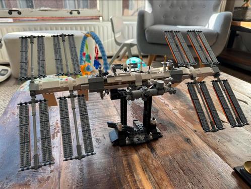 LEGO NASA Maanlander & ISS – compleet opgebouwd – €60 p.st., Kinderen en Baby's, Speelgoed | Duplo en Lego, Zo goed als nieuw