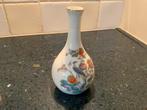 Hand-Painted Wedgwood Kutani Crane Vase with Gold Accents, Antiek en Kunst, Ophalen of Verzenden