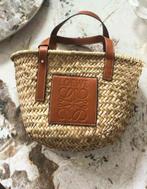 Loewe camel beach bag in woven raffia, luxury craftsmanship,, Verzenden, Nieuw, Beige, Handtas