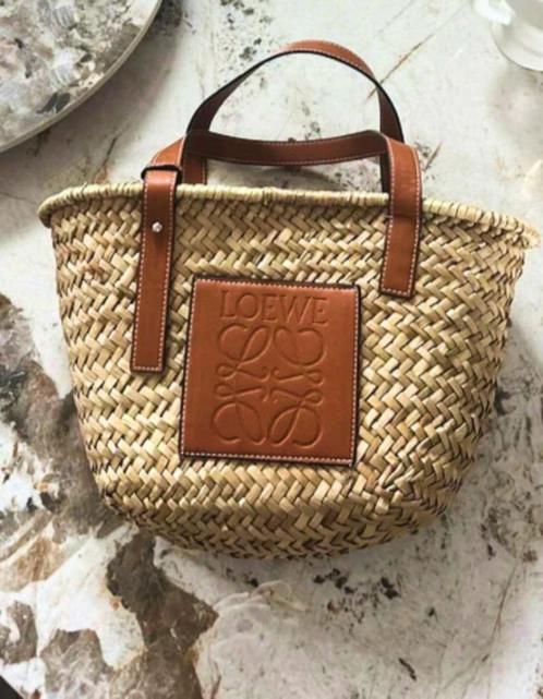Loewe camel beach bag in woven raffia, luxury craftsmanship,, Sieraden, Tassen en Uiterlijk, Tassen | Damestassen, Nieuw, Handtas