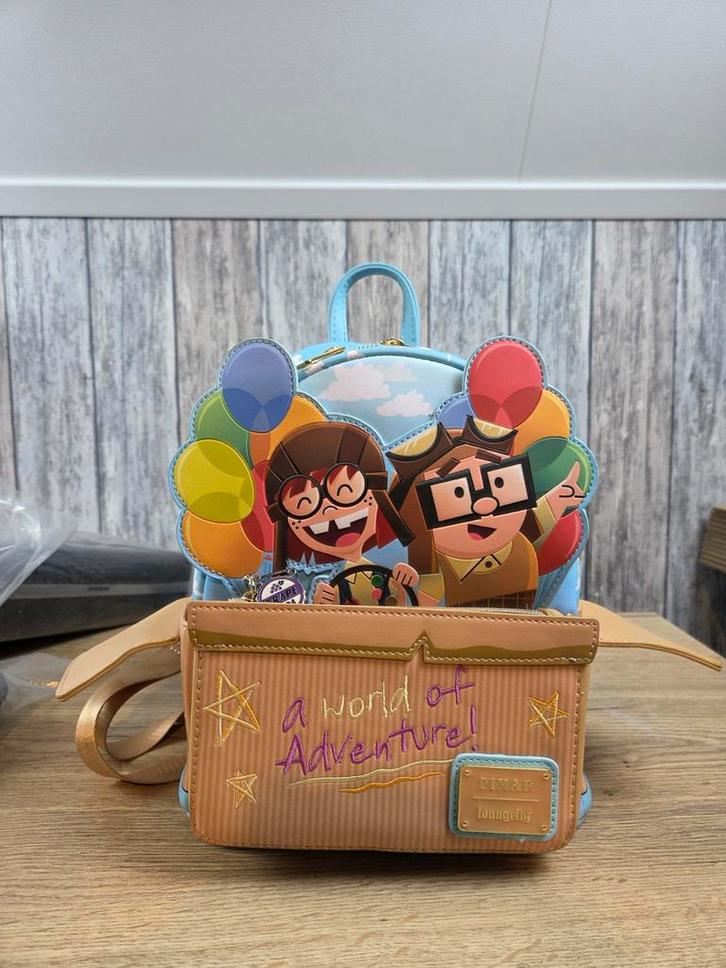 Loungefly Disney UP Rugzak -, Sieraden, Tassen en Uiterlijk, Tassen | Damestassen, Zo goed als nieuw, Handtas, Beige, Ophalen of Verzenden