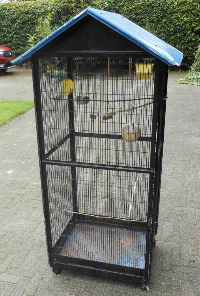 Gebruikte GROTE Vogelkooi afm. 167 x 85 x 75 cm, Dieren en Toebehoren, Vogels | Hokken en Kooien, Gebruikt, Vogelkooi, Metaal