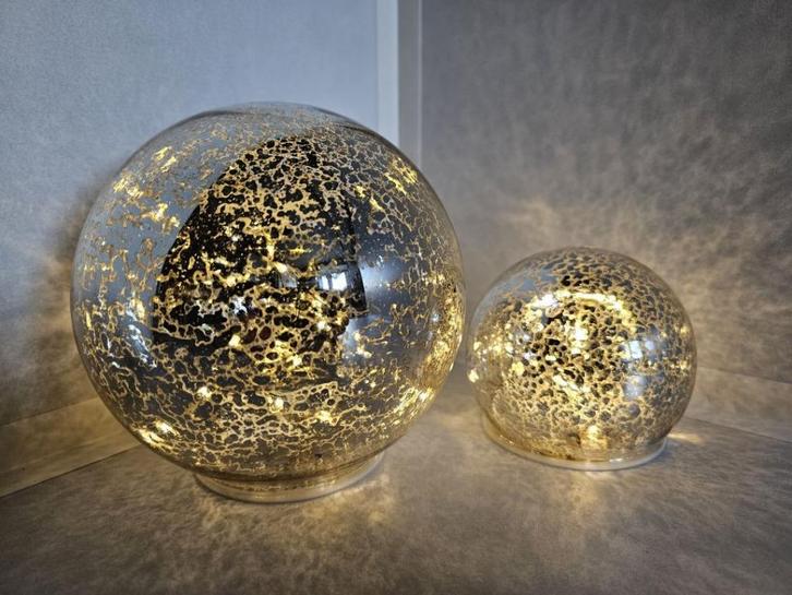 Grote en kleine nieuwe glazen LED-lichtbol en vlekkenpatroon, Huis en Inrichting, Lampen | Tafellampen, Nieuw, Minder dan 50 cm
