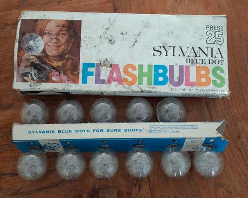 Sylvania Blue Dot Flashbulbs Vintage (11 stuks), Audio, Tv en Foto, Fotografie | Flitsers, Gebruikt, Overige merken, Ophalen of Verzenden