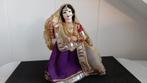 Handgemaakte Indiase pop, Ophalen of Verzenden, Zo goed als nieuw, Kleertjes