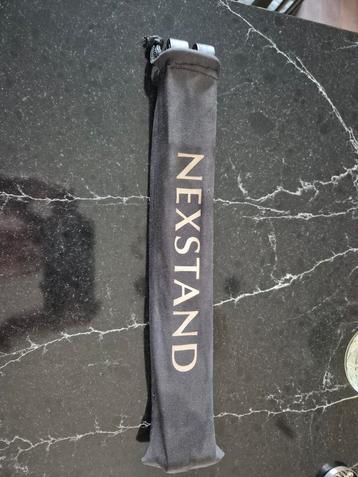 Laptopstandaard nexstand beschikbaar voor biedingen
