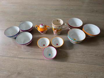 Blond servies, 11 delig beschikbaar voor biedingen