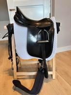 Dressuurzadel KN 17,5 inch incl beugels+ riemen+ singel+dekj, Dieren en Toebehoren, Ophalen, Gebruikt