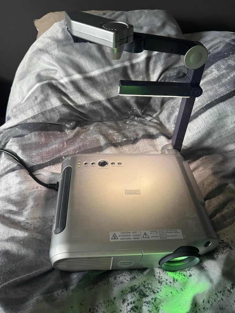 Toshiba TLP671 Beamer Data Projector, Audio, Tv en Foto, Beamers, Gebruikt, Ophalen of Verzenden