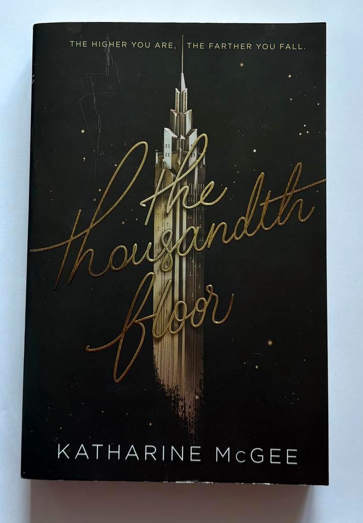 The Thousandth Floor (boek) - Katherine McGee, Boeken, Romans, Ophalen of Verzenden